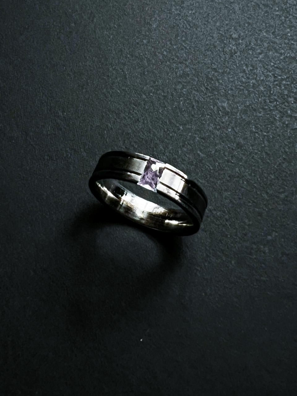 Amethyst Blade Ring - ShopLovii