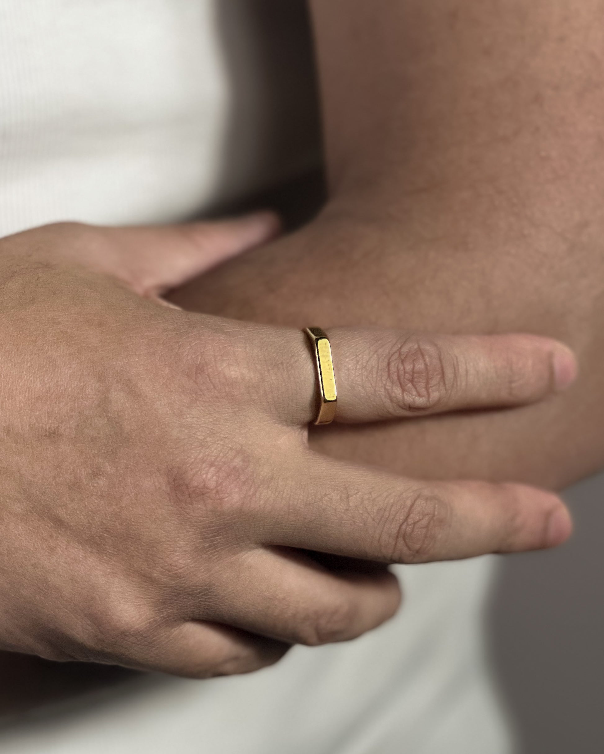 BAR SIGNET RING (GOLD)