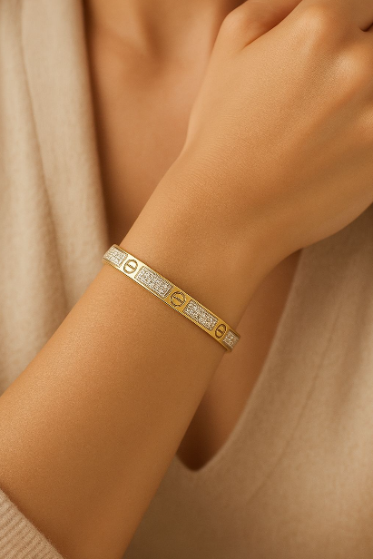 GOLDEN VAULT CUFF