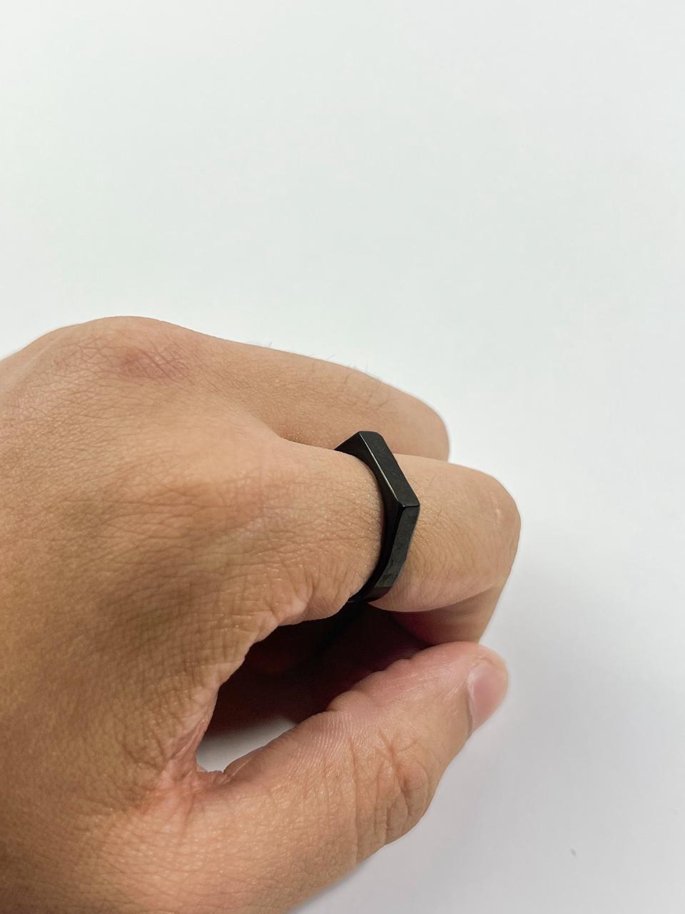 VECTOR SIGNET RING (BLACK)