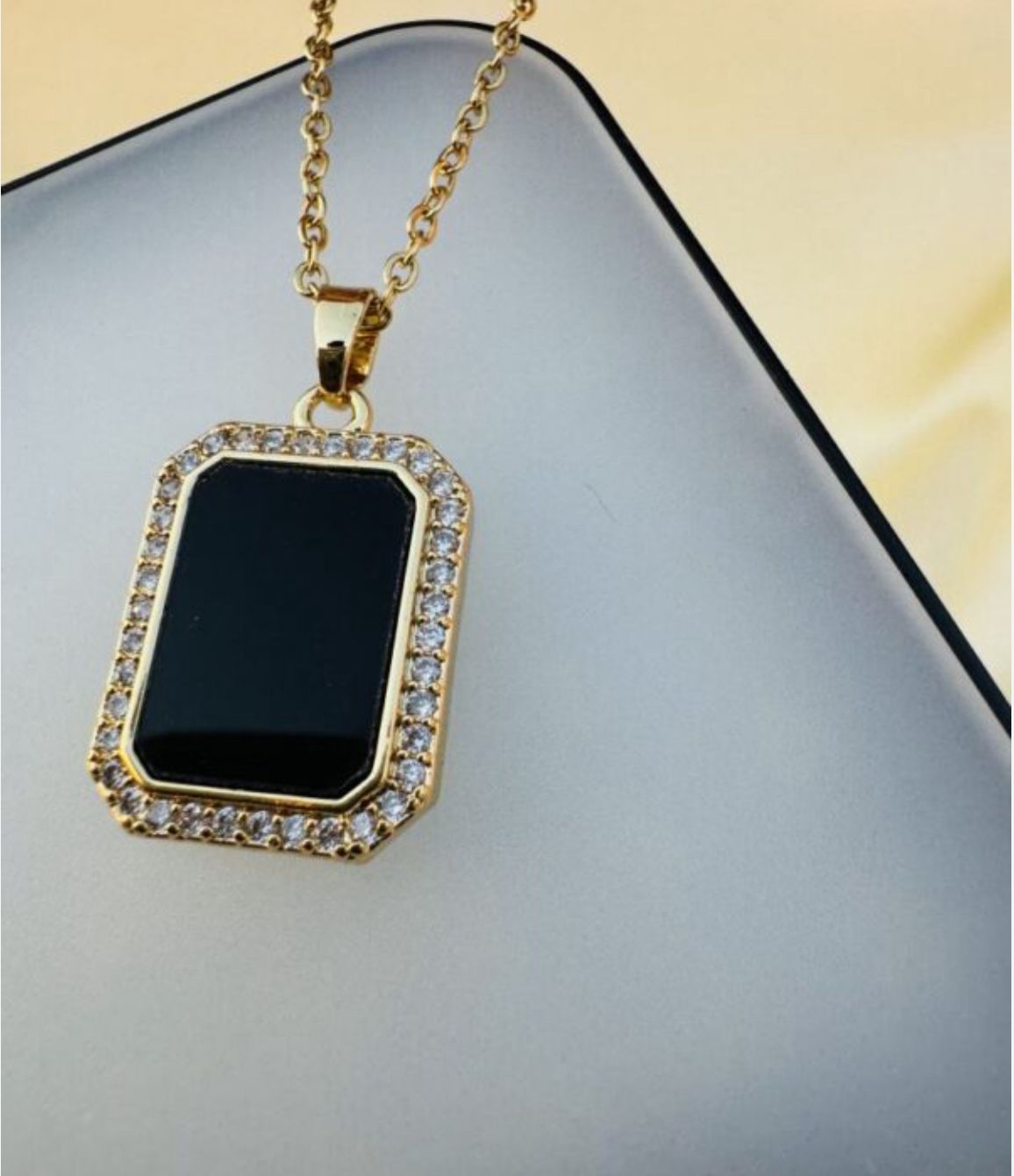 NOVA NOIR PENDANT – GOLD