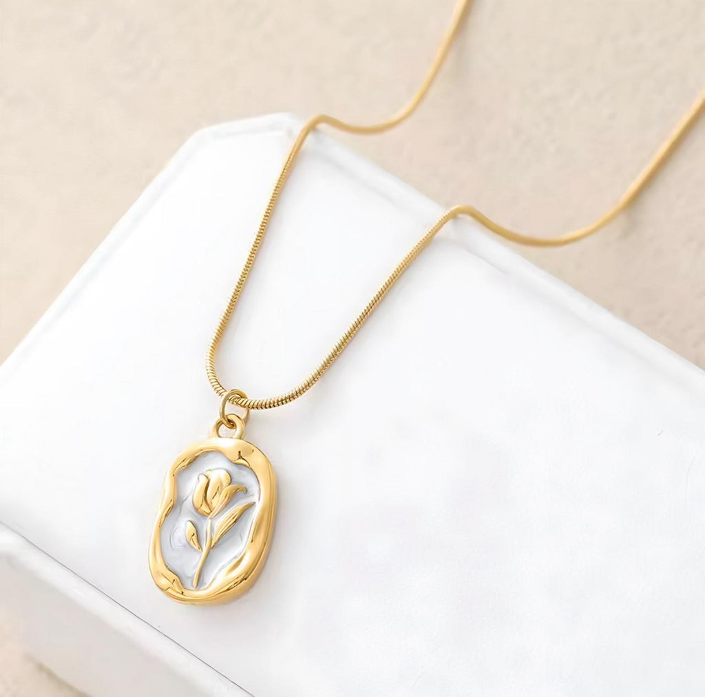 LUNA BLOOM PENDANT – GOLD