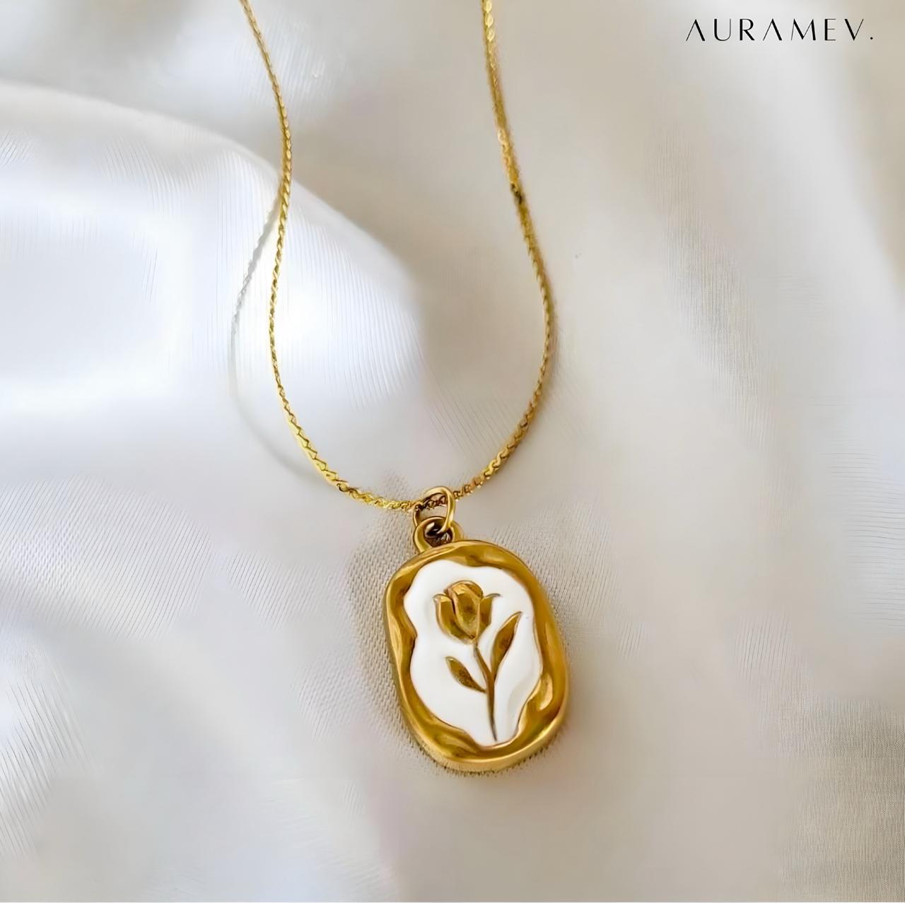 LUNA BLOOM PENDANT – GOLD