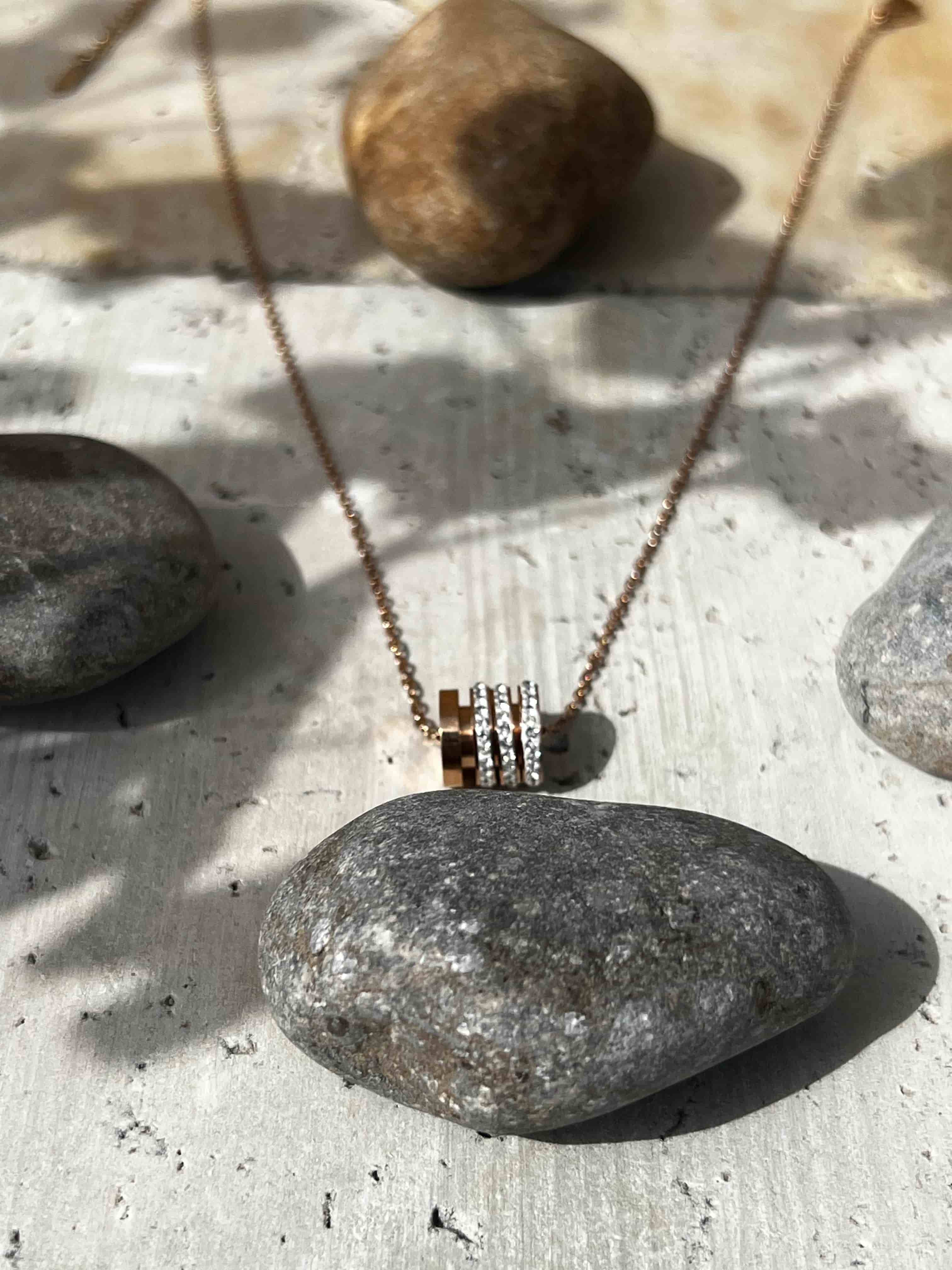 The Verona Band Pendant - ShopLovii